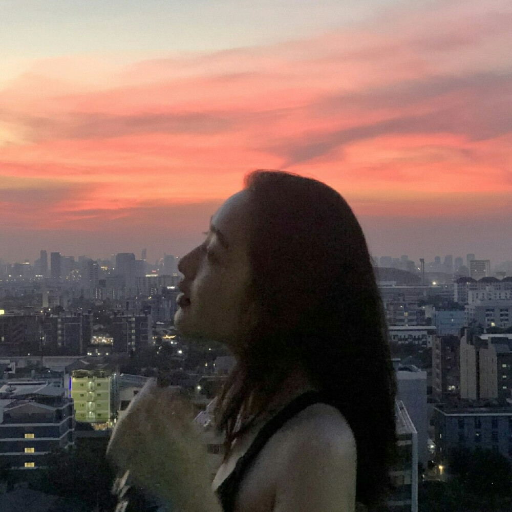 明星头像邓恩熙自截