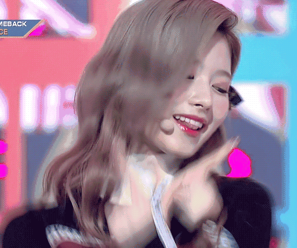 凑崎纱夏 SANA GIF