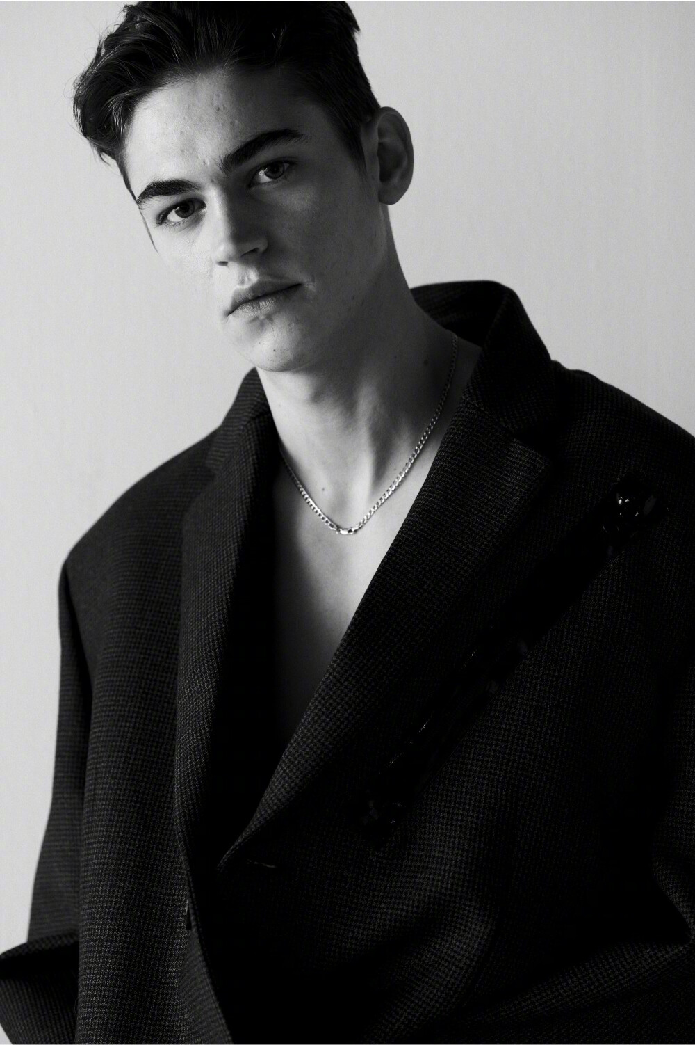 Hero Fiennes-Tiffin x VMan 小伏地魔也太绝了，请问谁不可以呢！