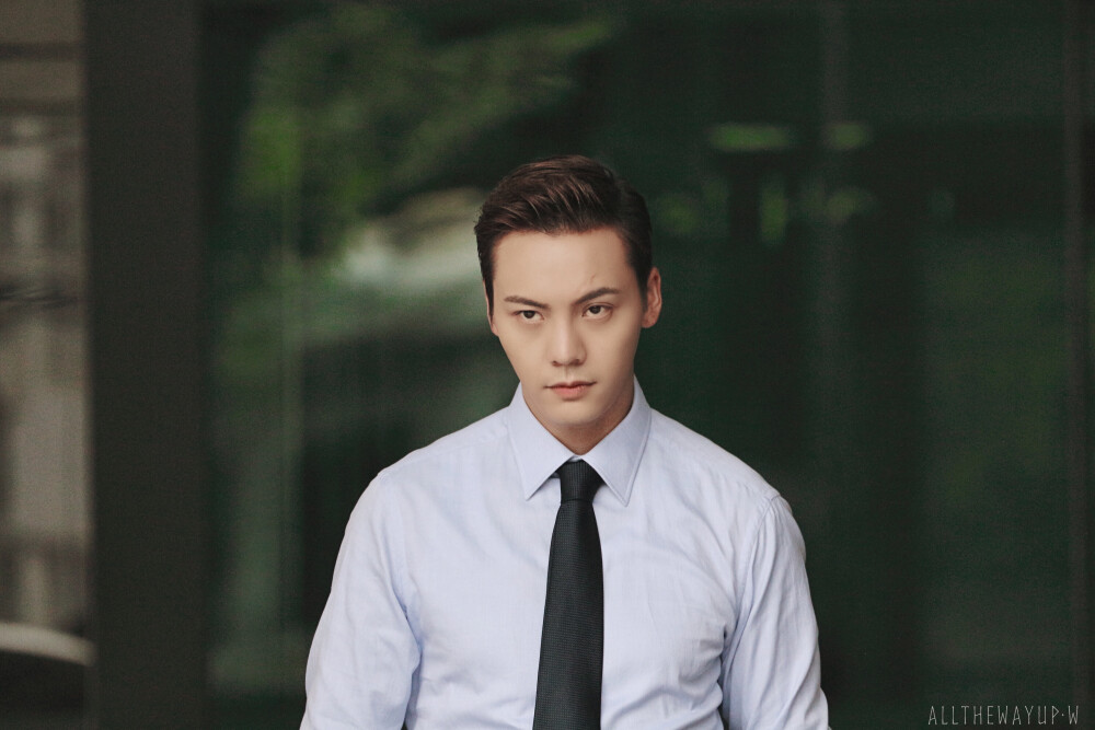 【陈伟霆 William Chan】风暴舞 李俊杰 探班 5016 x 3344 px (图源：微博 @ALLTHEWAYUP·W weibo.com/6542159223/HgB3wh5sx)