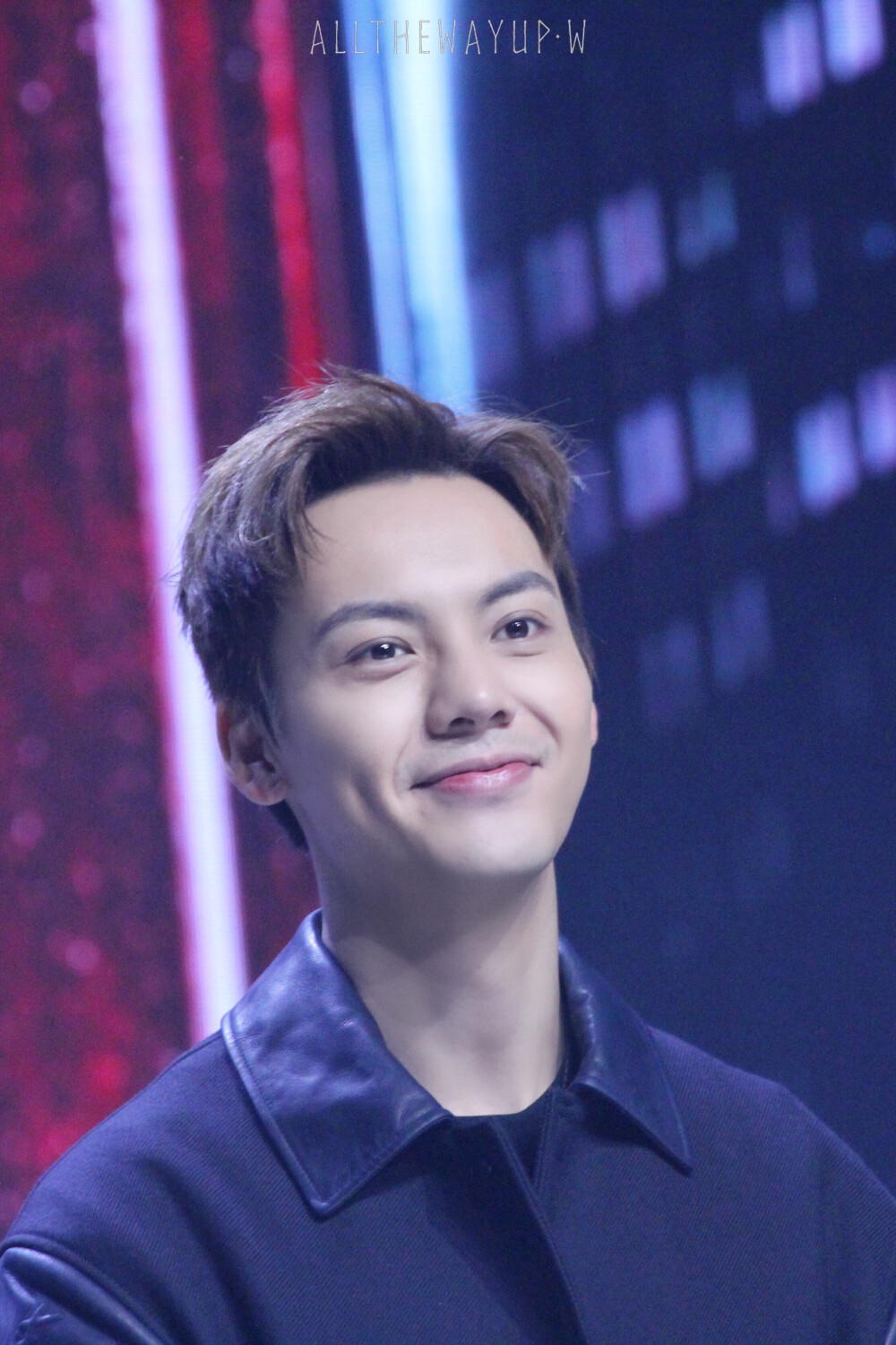 【陈伟霆 William Chan】180920 Maybelline 美宝莲纽约亚太区代言人 美宝莲星钻小灯管发布会 2229 x 3344 px (图源: 微博@ALLTHEWAYUP·W weibo.com/6542159223/HgB3wh5sx)