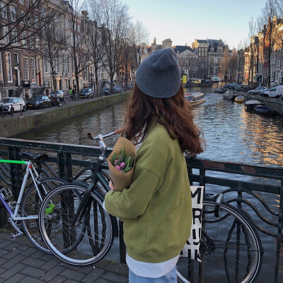 女头像 by：朵莉✔️