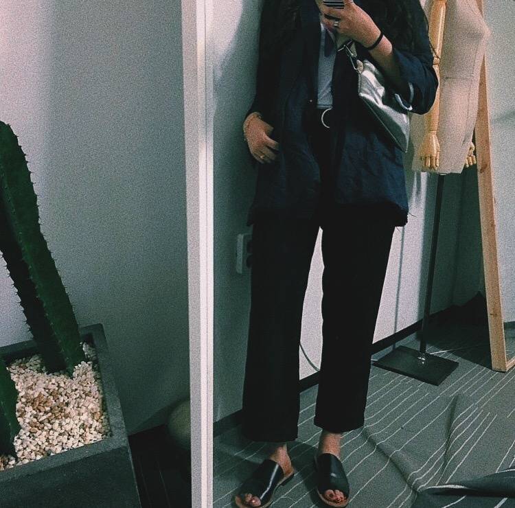 VSCO调色教程：滤镜C1 ▷ 曝光+0.7 ▷ 色调+2 ▷ 暗角+2 ▷ 褪色+3 ▷ 颗粒+4 ​