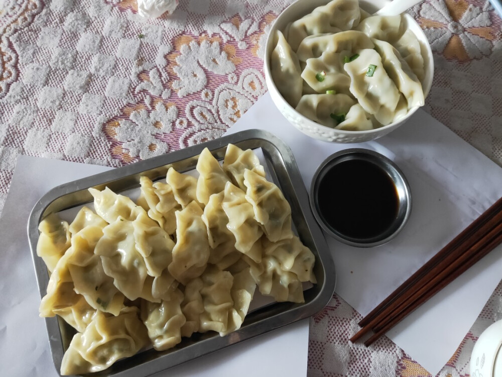 酸辣粉 被猫爪 早饭 泡面 糯鸡爪 饺子 排骨汤 蛋黄酥