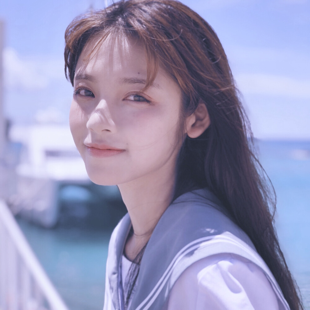 [女头] [韩系头像] [潮流] [个性潮流] [混搭] [气质] [半身] [女神]