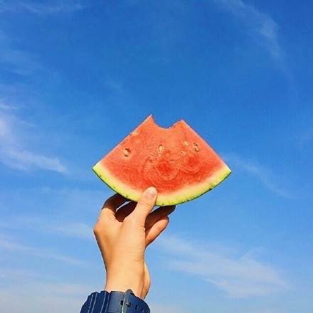 ＃VSCO调色教程＃
曝光补偿: +1 锐化: +5 高光减淡: +2 饱和度: +3
肤色: +2
点赞好运加满~