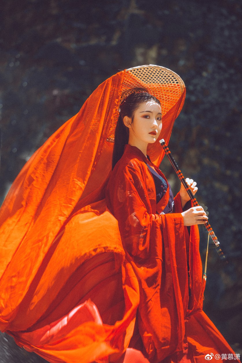 今春看又过，何日是归年？