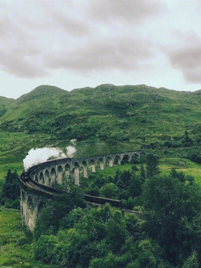 格伦芬南高架桥，开往霍格沃茨魔法学院的列车 #旅行#