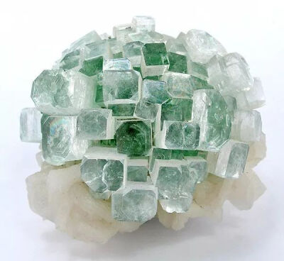 鱼眼石（apophyllite）