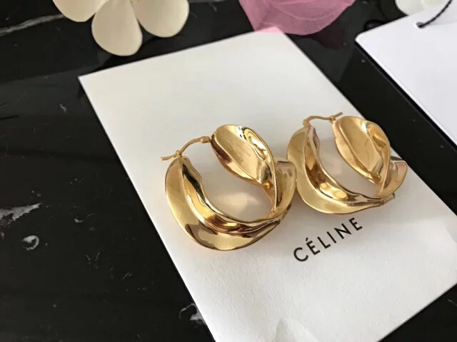 Celine金属耳环