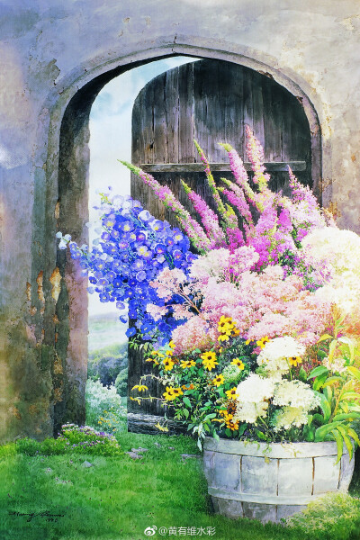 我喜欢花，跟母亲有关。我母亲是一个地地道道的农村妇女，但她在心里是一个真正的艺术家。有一次家里种菜，母亲把紫苏的种子间隔着种在青菜地里。下种的时候没人注意，等菜长出来后大家发现青菜地里的紫苏排成了我父…