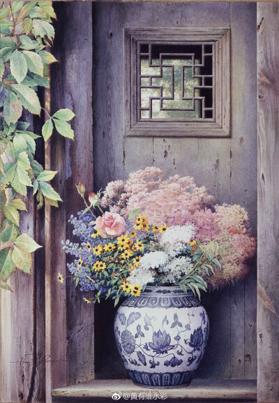 我喜欢花，跟母亲有关。我母亲是一个地地道道的农村妇女，但她在心里是一个真正的艺术家。有一次家里种菜，母亲把紫苏的种子间隔着种在青菜地里。下种的时候没人注意，等菜长出来后大家发现青菜地里的紫苏排成了我父…