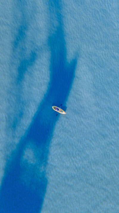 壁纸‖对这种深邃蔚蓝的壁纸真的是毫无抵抗力，妈呀我的最爱