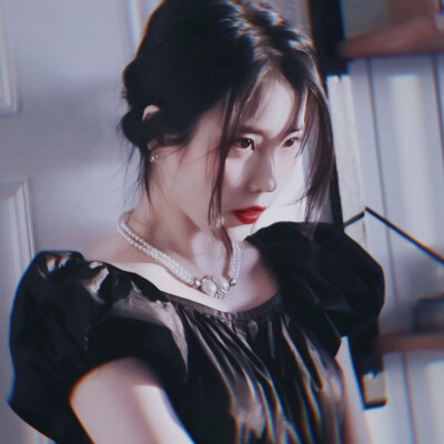 iu
©®权烈
调得有点赫本风