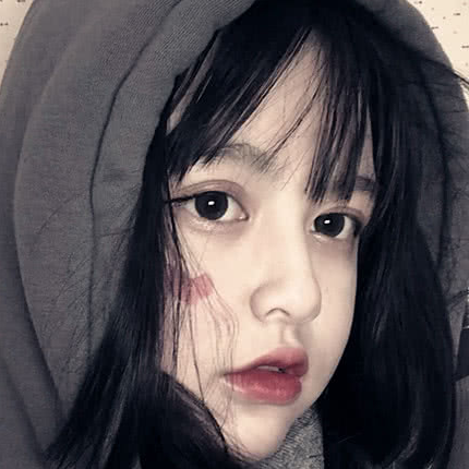 头像女 图源小妖精 眼熟苏白。