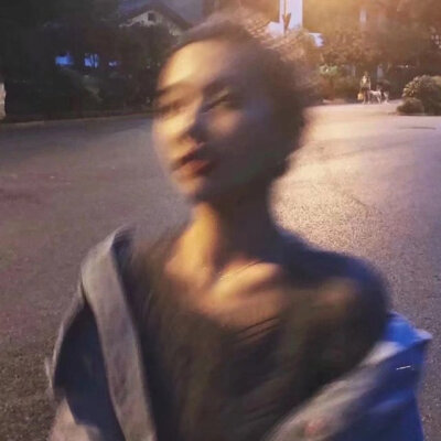 头像女 图源小妖精 眼熟苏白。