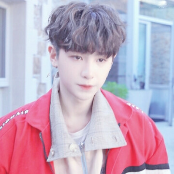 黄明昊