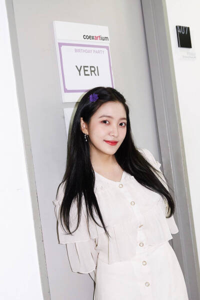 yeri
cr见logo