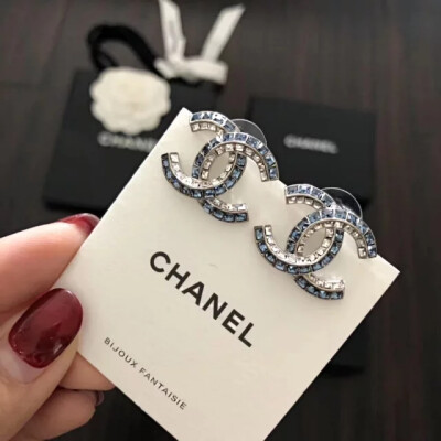 chanel蓝白钻耳钉