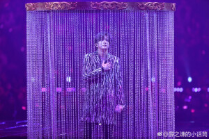 ＃歌手薛之谦＃
即便情敌无数，我只钟情于你。【图源水印】