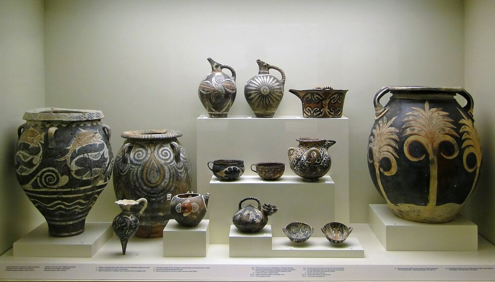 Kamares ware, Minoen Period, Crete 卡马雷斯彩陶，产于公元前两千年左右克里特岛米诺斯王朝时期，被称为最漂亮的彩陶之一。