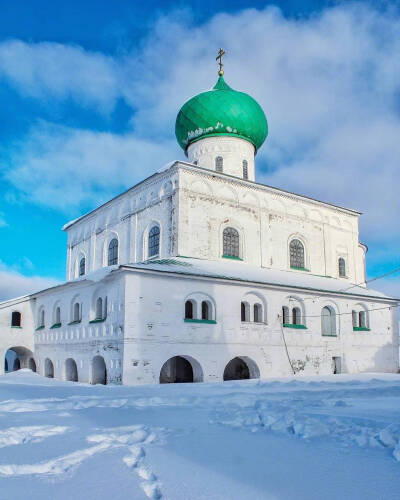 俄罗斯圣三一亚历山大斯维尔男修道院雪景