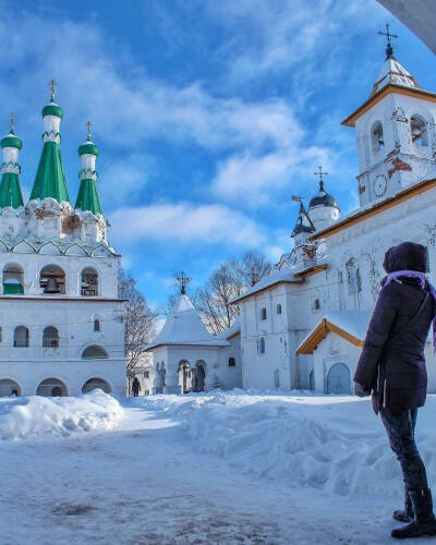 俄罗斯圣三一亚历山大斯维尔男修道院雪景