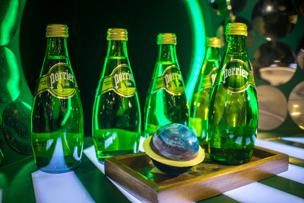 #PerrierX设计上海2019#三度联手，带来全新Perrier Space Art’venture星奇空间站！Perrier“灵感号”火箭现场发射，“灵感•涌现”互动装置重现星际。与知名酒吧#Atelier#合作带来太空首家星球餐厅，特色美食与限量酒饮等你来尝，现场还有桃子味PET新品给你大满足，电商平台也已上线法国原装进口 巴黎水（Perrier）含气天然矿泉水 蜜桃味气泡水500ml*6瓶，#女王节#下单享折扣！想拿到神秘太空人送出的补给包嘛？3.6-3.9上海展览中心，来现场感受星际冒险的乐趣吧~