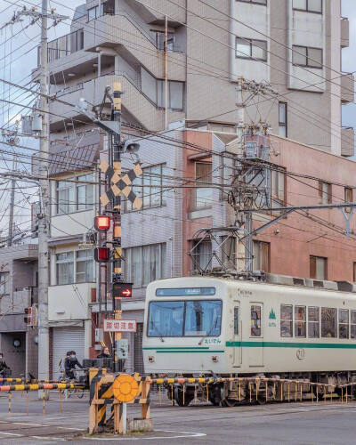 京都街道的有轨电车