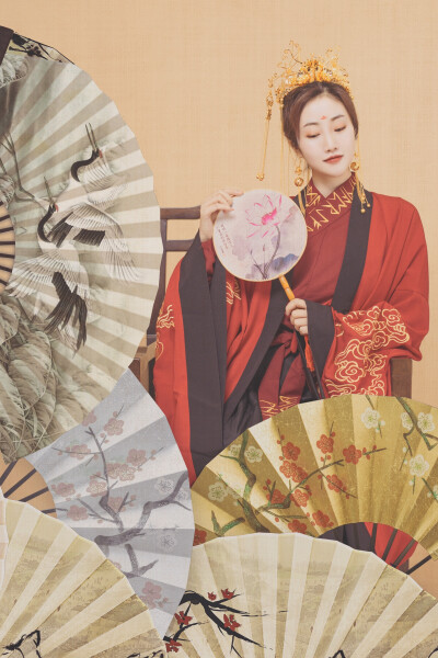 等闲妨了绣功夫，笑问鸳鸯两字怎生书？