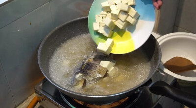 鲫鱼豆腐汤
美食
家常菜
菜谱