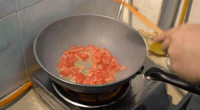 番茄豆腐菌菇减脂汤
美食
菜谱
减脂汤
减肥汤
家常菜