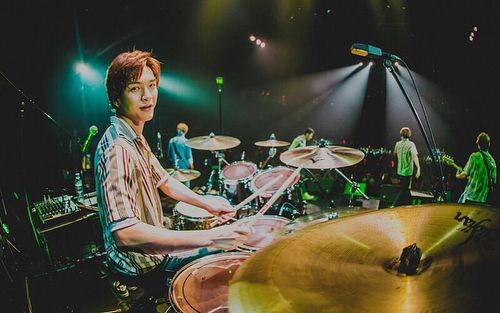 NFLYING金宰铉
cr.@letsroll_nf