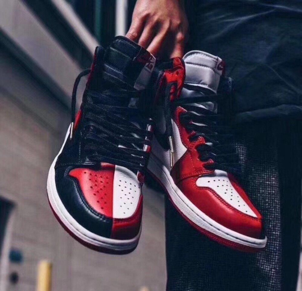 Air Jordan 1 “Homage To Home”
S2纯原 阴阳小丑精选素材