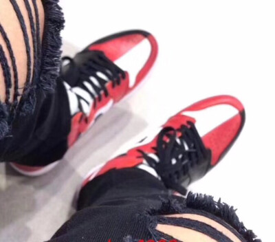 Air Jordan 1 “Homage To Home”
S2纯原 阴阳小丑精选素材