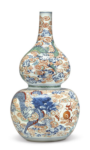 五彩雲龍戲珠紋葫蘆瓶 | 清康熙
#文物代言人# #遇见艺术[超话]# ​​​