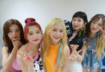 RED VELVET