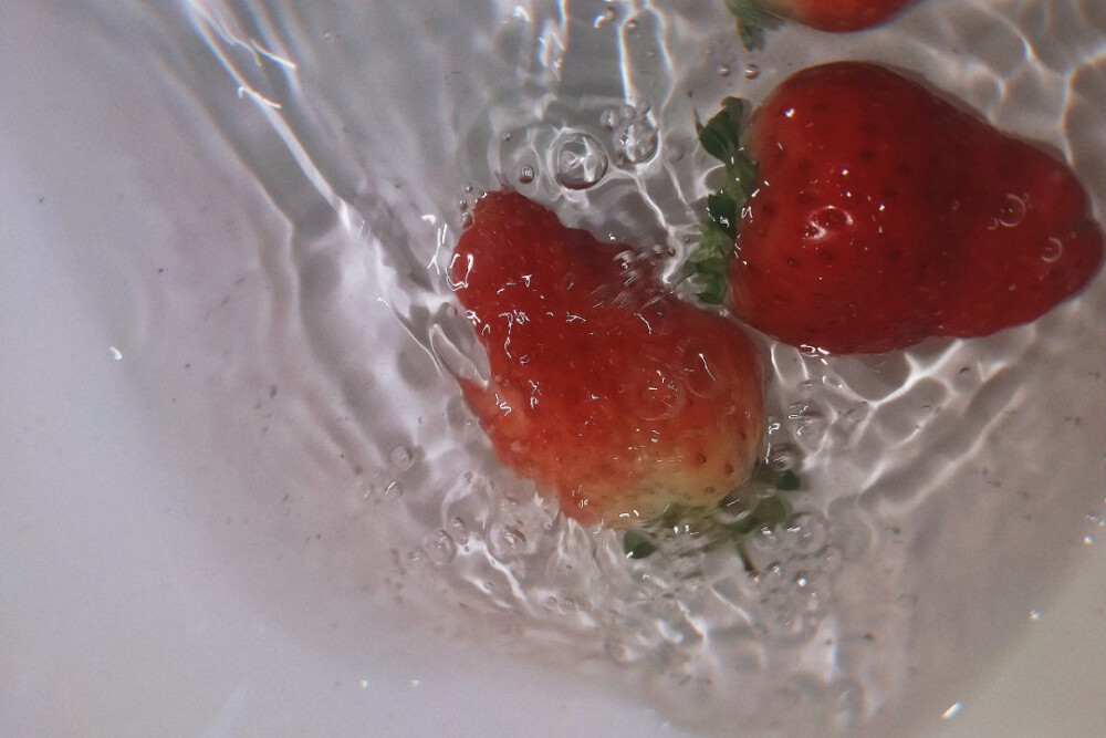 水
草莓
