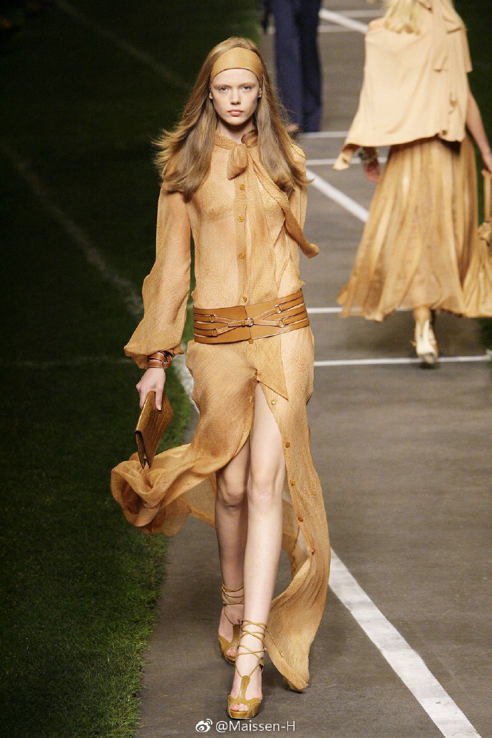 Hermes SS 2010
Karlie Kloss
Vlada Roslyakova
Frida Gustavsson ​​​​