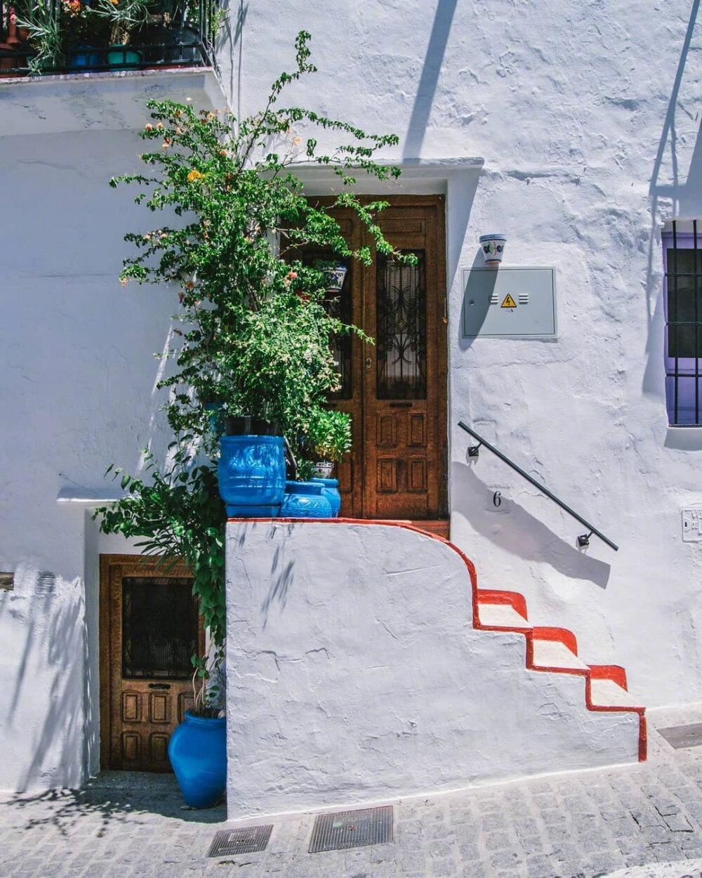 西班牙的白色小镇，想生活在这里。ins：_sabrinamazzeo