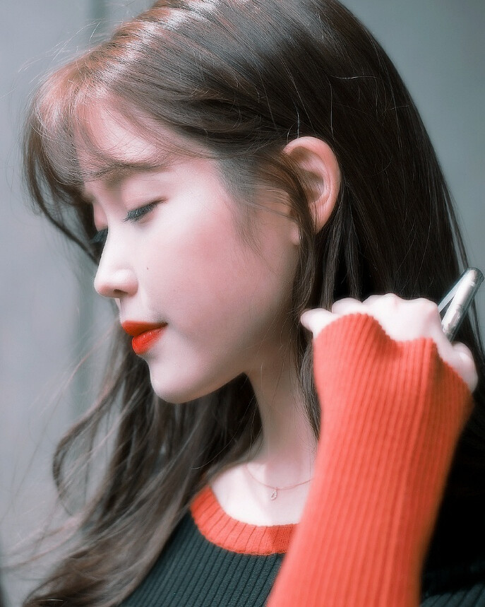 IU