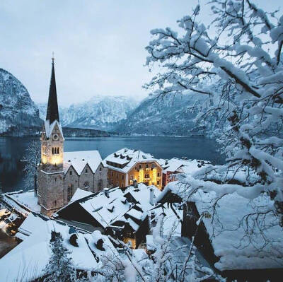 “世界上最美的湖畔小镇” 奥地利Hallstatt ​​​