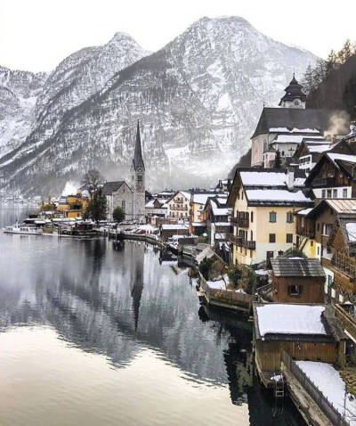 “世界上最美的湖畔小镇” 奥地利Hallstatt ​​​