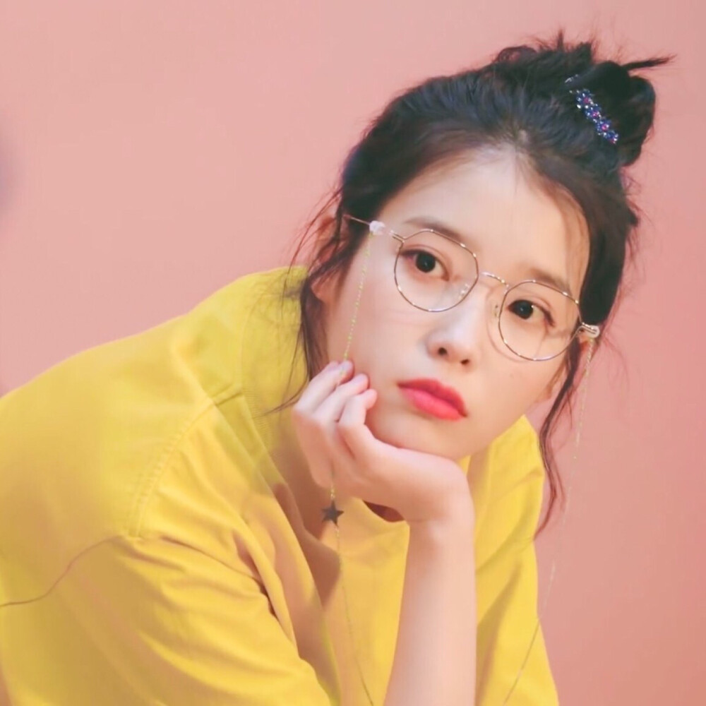 IU 李知恩