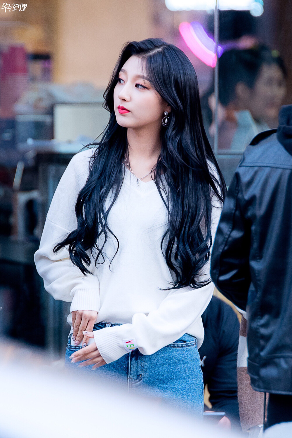 Lovelyz 郑叡仁