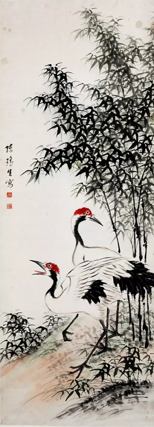 陈瑶生，名国琪，字瑶生，中国画坛名家，1923年参加中国画学研究会学习国画。曾任教于西安美术学院。
陈瑶生先生天资聪颖，酷爱绘画，买不起笔墨纸张，就用木炭在废纸上练字习画。身边没有老师，就跟齐白石先生当年一样，借来几本破旧的《芥子园画谱》，如获至宝，夜以继日，勤奋临习。
18岁时，陈瑶生来到北平当学徒，每天做完分内的事，把所有时间都用于读书习画。为了购买书籍和绘画用品，他节衣缩食，省下大部分工资
来支撑自己对绘画的痴迷。身在北京，他可以经常到故宫博物院观赏临摹古贤佳作，从传统中汲取营养，拓展视野。期间，他还结识了很多京城名流，与吴镜汀、王雪涛、徐海荪等成为良师益友，互相交流切磋书画技艺。