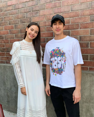 Yaya Urassaya Sperbund-Barry Nadech Kugimiya/naya