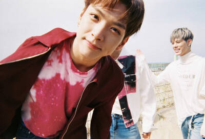 NFLYING金宰铉
cr.logo