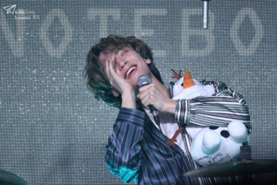 NFLYING金宰铉
cr.logo