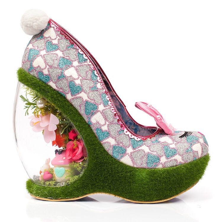 国内现货 Irregular Choice 4435-04A兔子妹妹透明童话屋草坪坡跟